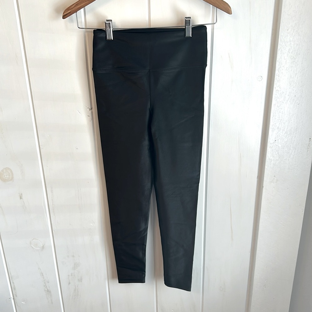 EUC maybe NWOT Noli Yoga LIQUID LEGGING - BLACK GLOSS. XS - Picture 1 of 3